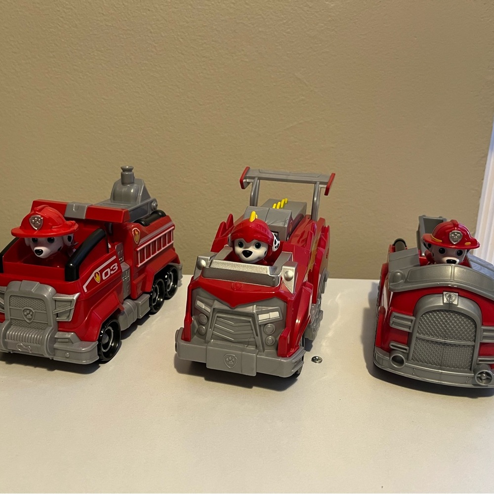 Paw Patrol Marshall Fire Engine Vehicles & Figures Bundle